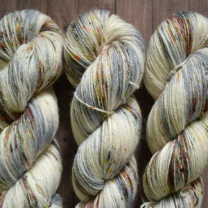 Sock yarn hand dyed wool nylon fingering yarn 4 ply variegated flecked speckled yarn superwash 100g 400m