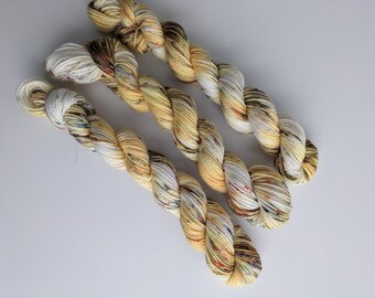 Sock yarn mini skein 20g 80m hand dyed merino nylon fingering yarn 4 ply speckled white and yellow yarn superwash