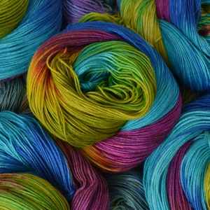 Sock yarn hand dyed merino silk fingering yarn 4 ply variegated flecked speckled yarn superwash 100g 400m