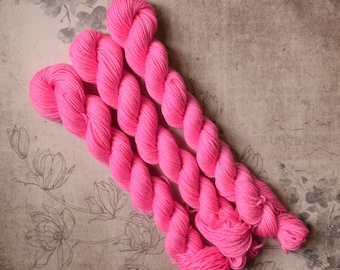 Sock yarn mini skein 20g hand dyed merino nylon fingering yarn 4 ply hot pink yarn superwash