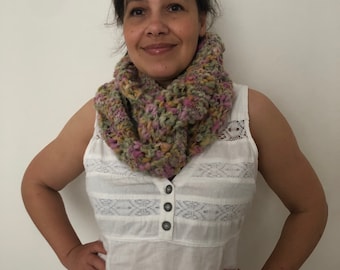 Digital download knitting pattern for a cowl