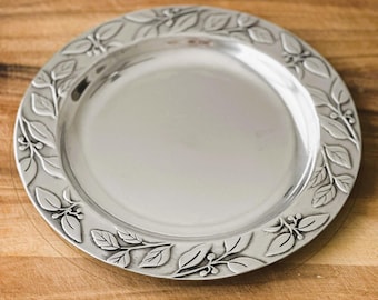 Vintage Wilton Armetale Leaf Berry Plate | Salad Dessert Charger | Farmhouse Pewter Look Table Decor