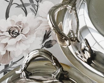 Vintage ovale dienbladenset van verzilverd metaal | Serveerschalen met handvatten en decoratieve deksels