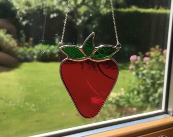 Strawberry stained glass pattern – fruit suncatcher template, kitchen window decor, digital download