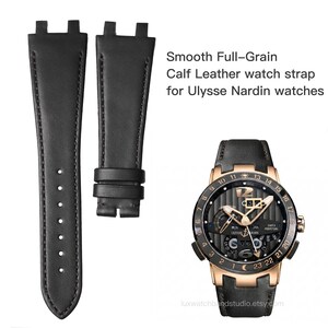 Op de afbeelding: Zwart kalfsleren horlogebandje voor Ulysse Nardin horloges. De band wordt getoond met een zwart en goudkleurig horloge. De tekst op de afbeelding luidt "Glad volnerf kalfsleren horlogebandje voor Ulysse Nardin horloges."