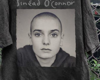 Camiseta de Sinéad O'Connor, icono musical de los 90, camiseta gráfica tributo a Nothing Compares 2 U.