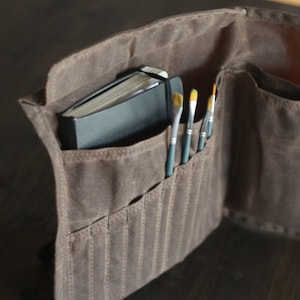 Pencil case roll up art case in waxed canvas, tool roll, personalized gift for artist painter, pen and paper case, paint brushes case