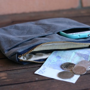 Zipper pouch in waxed canvas, vegan pouch, gifts for him, gifts for her, minimalist pouch