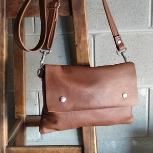 Borsa tracolla pelle piccola, borsa pelle fatta a mano, borsa pelle morbida, borsa pelle donna, borsetta tracolla piccola