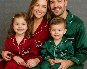 Personalized Christmas Pajama Set for Couples, Matching Satin PJs with Custom Names, Cozy Holiday Sleepwear, Lover Couple, Pajama Family