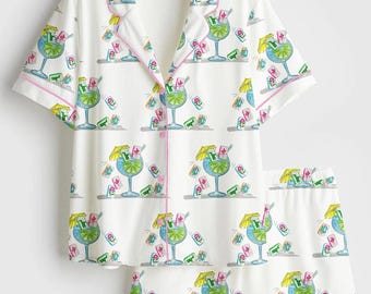 Pijama de satén con diseño de fichas de mahjong dibujadas a mano en acuarela para cóctel o fiesta de mahjong. Pijama de mahjong dibujado a mano para las fiestas, ideal como regalo de pijama para cóctel.