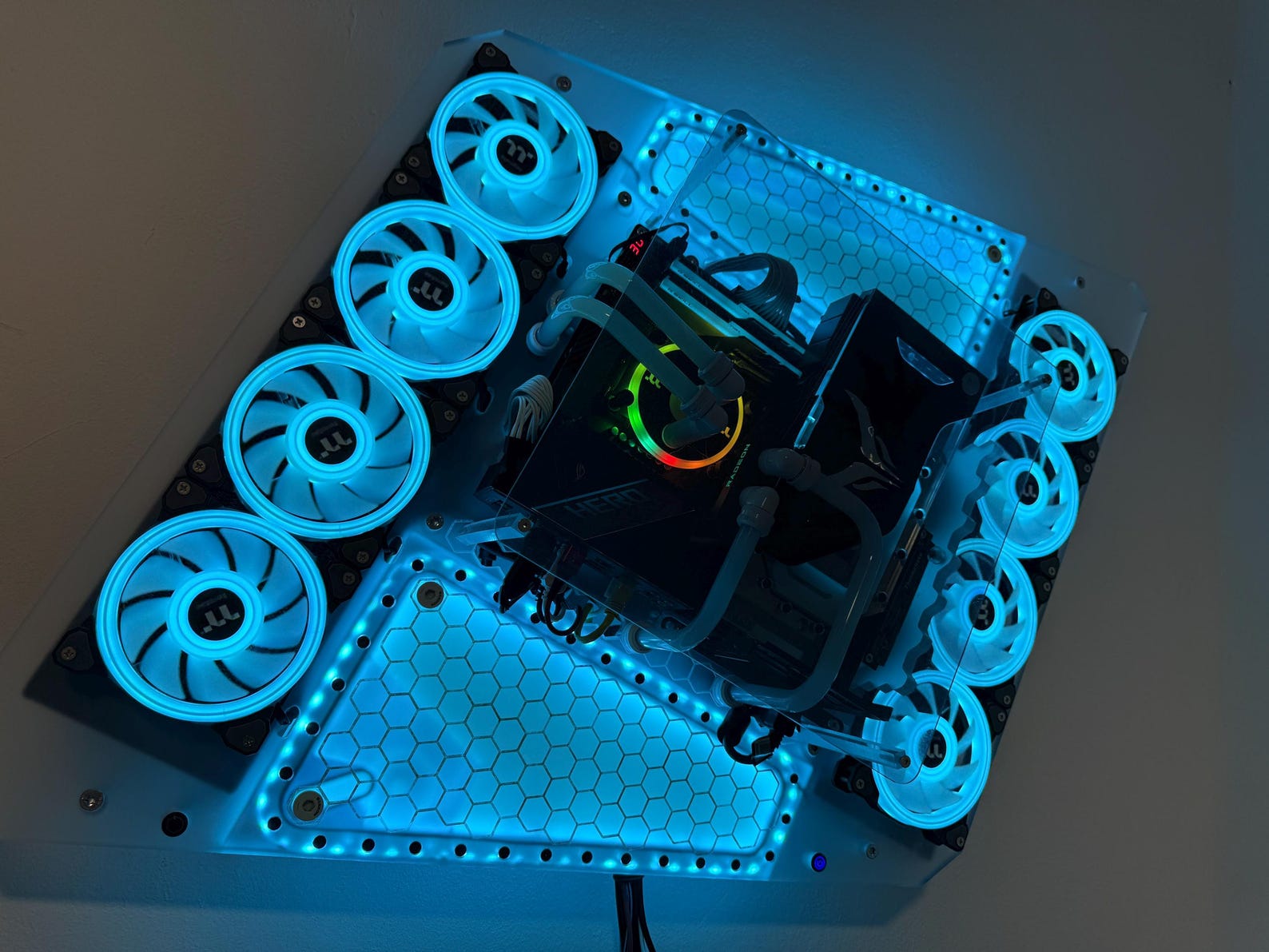 The Ultimate Wall-mounted Gaming Case Custom Water Cooling With ...