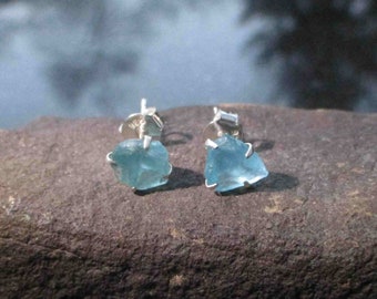 Raw Blue Apatite Studs, 925 Sterling Silver, Crystal Stud Earrings, 7mm Small Stone, Minimaalist, Post Earrings