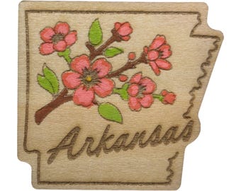 Flores de manzano de Arkansas - Pin y imán de madera
