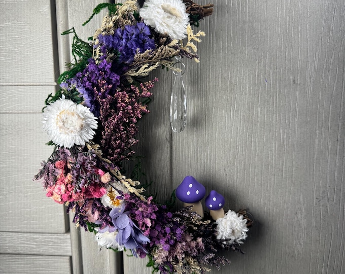 Featured listing image: 8" Half Moon Grapevine Mushroom Wreath