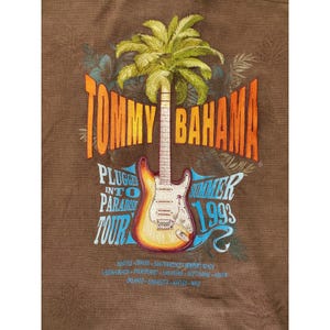 Tommy Bahama - Chemise guitare marron en soie Plugged Into Paradise Tour 1993 pour homme, moyenne image 2
