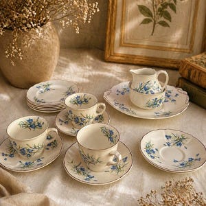 Juego de té vintage Royal Doulton Bluebell / Porcelana inglesa floral, estilo cottagecore para fiestas de té.