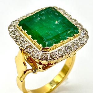 Important 11 Carat Russian Emerald Vintage Diamond Ring 18ct Gold, London 1975