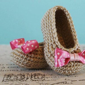 CROCHET PATTERN PDF Crochet Baby Girl Booties with Bow Instant Download image 1