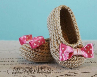 CROCHET PATTERN PDF - Crochet Baby Girl Booties with Bow - Instant Download