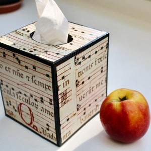 Medieval Music Tissue Box Cover