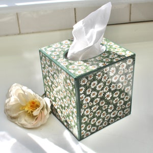 English  Daisies Tissue Box Cover