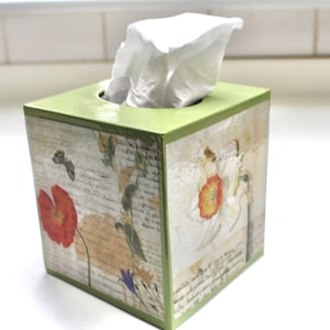 Spring Early Flowers Tissue Box Cover