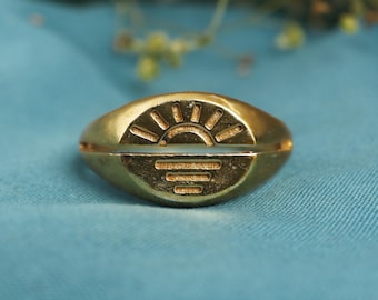 Anillo Sunrise Brass Gold, Anillo Sol Minimalista, Anillo Llamativo Boho, Joyería Sol Celestial, Anillo de Latón Hecho a Mano, Anillo Oro Estilo Vintage,