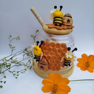 Handgjord honungsburk med trädoppa | Rustik köksinredning