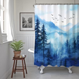 Rideau de douche montagne forêt brumeuse, décoration de salle de bain forêt, rideau de douche en tissu lesté forêt de pins bleus blancs, paysage naturel