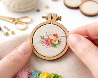 Mini Embroidery Hoop Set (10 PCS) – Wooden Cross Stitch Rings for DIY Craft, Jewelry, Wall Art & Needlework