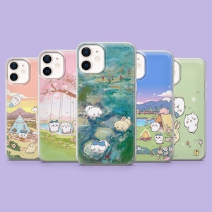 Könnte beinhalten: Fünf Handyhüllen mit farbenfrohen Illustrationen. Designs umfassen eine Campingszene, Kirschblüten und abstrakte Kunst, alle mit Cartoon-Charakteren. Die Hüllen haben einen transparenten Rand und ein glänzendes Finish.