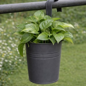 Hanging planter STL with hook – Modern balcony planter – 3D printable file for outdoor planter