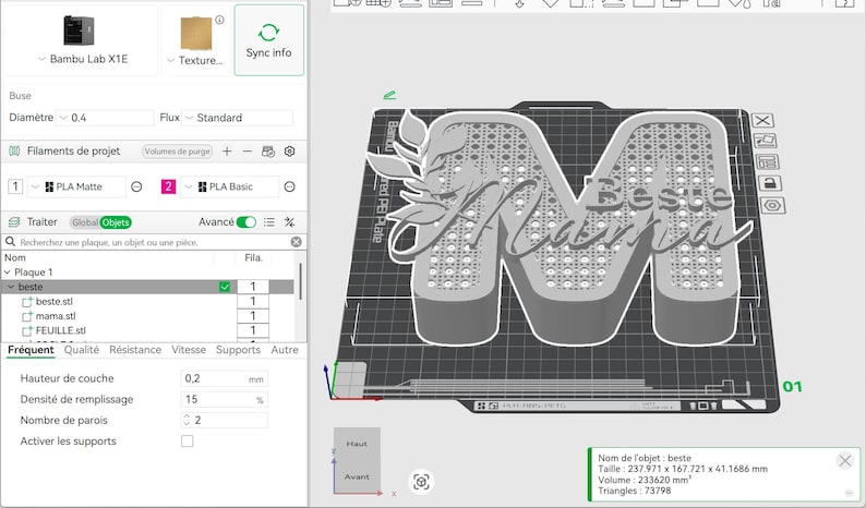 May include: A 3D rendering of a decorative letter "M" with a floral design, labeled "Beste Maria". The design is gray with a lattice pattern and is displayed on a digital interface with various settings and measurements.