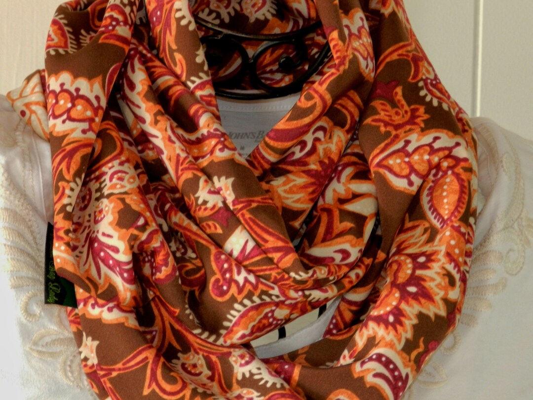 Light Grey Paisley-printed Infinity Scarf Necklace main image 1