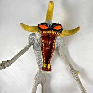 VIOLATOR Toy Todd McFarlane Spawn Series 1 Bendable Action Figure Comes with Comic!