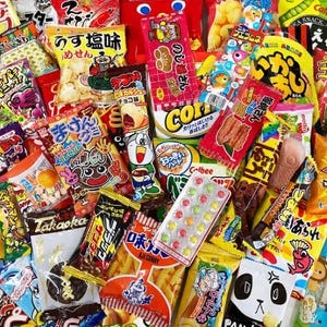 Japanese Dagashi (駄菓子) Snack Box – 20 Assorted Treats | Umaibo, Ramune ラムネ, Baby Star ベビースター | Authentic Dagashi Japan