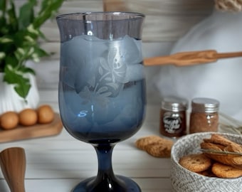 Vintage Pfaltzgraff Yorktowne Blue Glass Goblets – Set of 10 | Etched Floral Stemware
