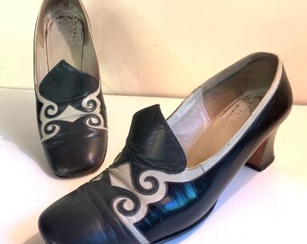 Vintage 40s Barefoot Originals Whimsical Leather Applique Heeled Shoe Black Cream Size 7