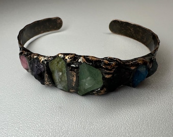 Handgemaakte koperen manchetarmband, ruwe edelsteen statement sieraden