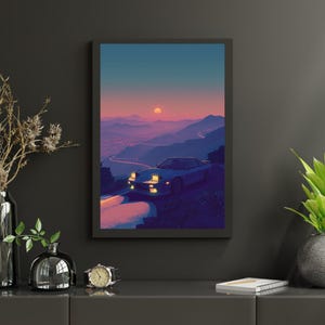 Puede incluir: Impresión artística enmarcada que representa un coche azul claro con las luces encendidas, conduciendo por una carretera de montaña al atardecer. La obra presenta una estética retro, con montañas moradas, una carretera sinuosa y un sol naranja.