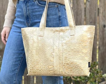 Champagner Alligator Muster Leder Mini Einkaufstasche, Upcycled Moderne Beige Tan Umhängetasche
