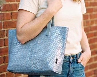 Minibolso tote de piel de espiga azul y morada – Bolso moderno reciclado sin forro, hecho a mano