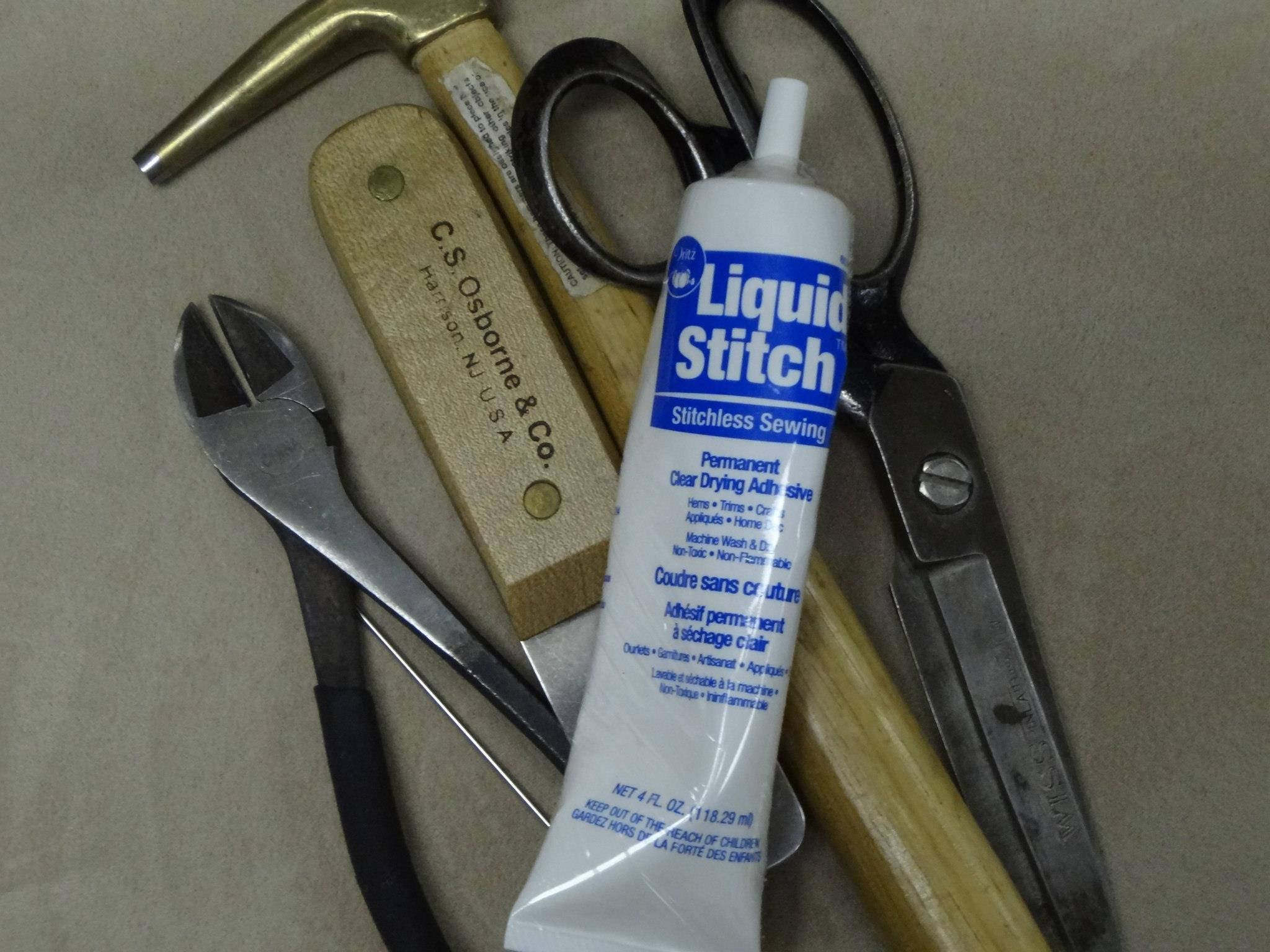 Dritz Liquid Stitch Fabric Mender Glue 1.69 Fl Oz 
