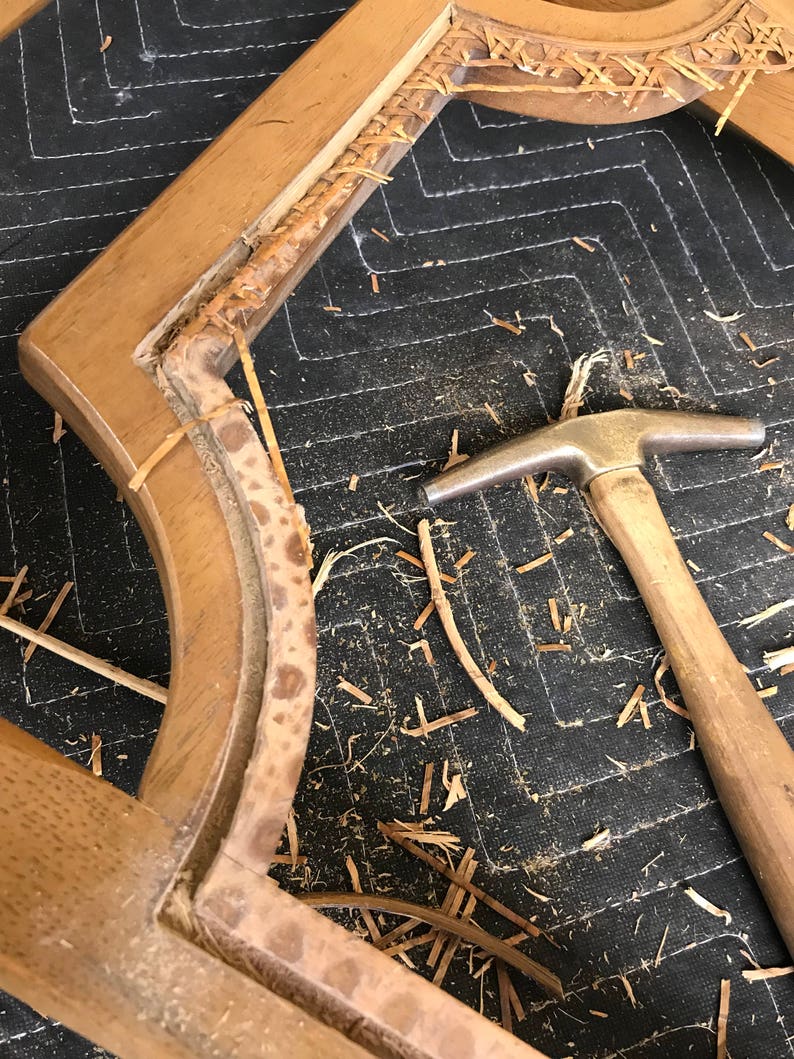 Magnetic tack hammer for furniture repair and reupholstery image 5