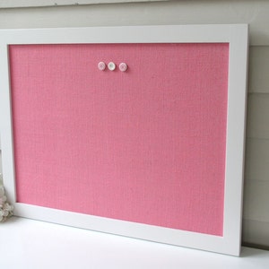 Modern magnetisch jute prikbord 20,5 x 26,5 inch met handgemaakt wit houten frame - roze magneetbord - met stof bedekt memobord