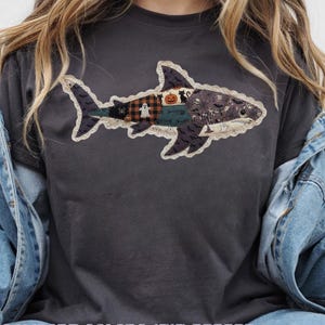 Halloweenhaj-t-shirt med lapptäcke i quiltad spets i bekväma färger, läskig kustt-t-shirt med havsdjur, present till marinbiologi