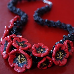 Clay Poppies Yarn Necklace Hand-knitted from Black Nylon Yarn with Black Glass Beads and a Bouquet of Clay Poppies image 4