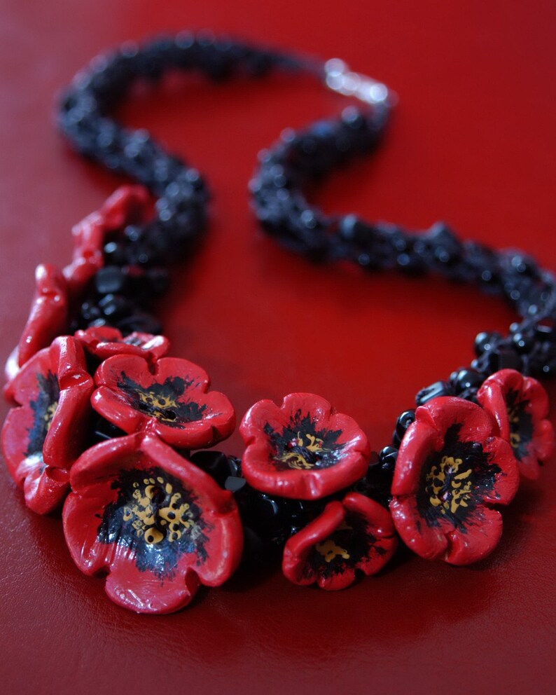 Clay Poppies Yarn Necklace Hand-knitted from Black Nylon Yarn with Black Glass Beads and a Bouquet of Clay Poppies image 4