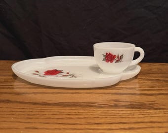 Vintage Old 2pc Federal Milk Glass Plate And Matching Cup With Rose Design 792